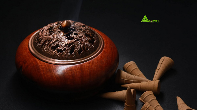 Đỉnh đốt trầm hương