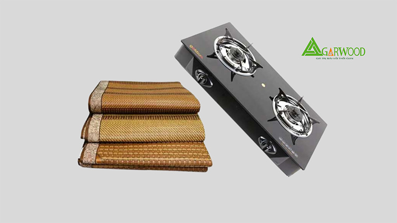 Mang chiếu và nước vào đầu tiên