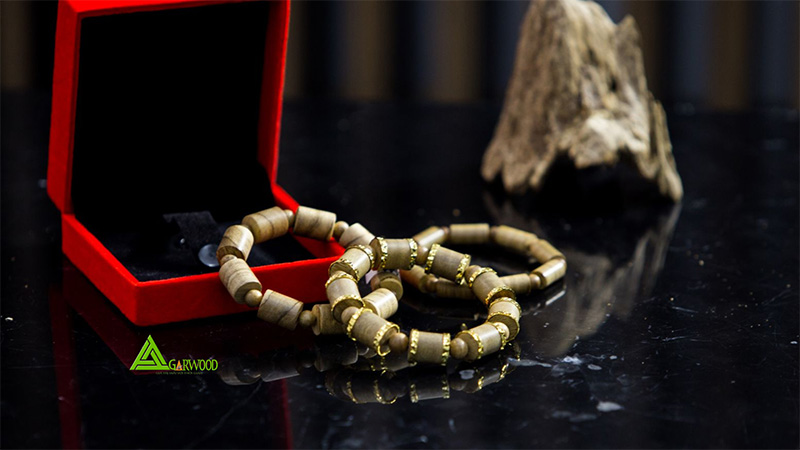Vòng tay trầm hương 9 hạt