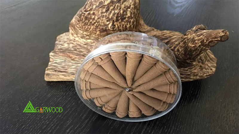 Xông trầm hương xua đuổi tà ma, uế khí
