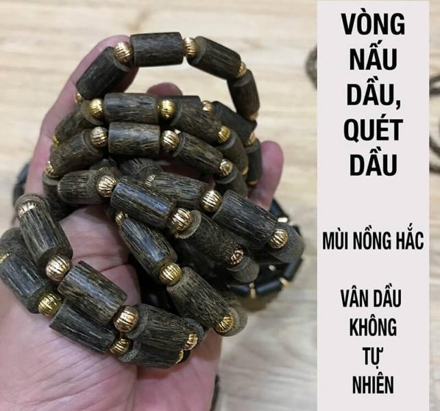 Vòng trầm hương giả khi đốt sẽ nghe mùi hoá chất