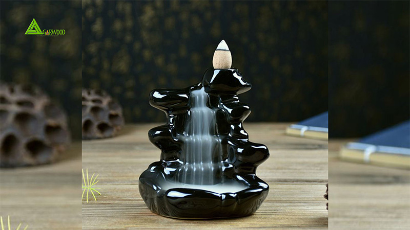 Thác khói trầm hương