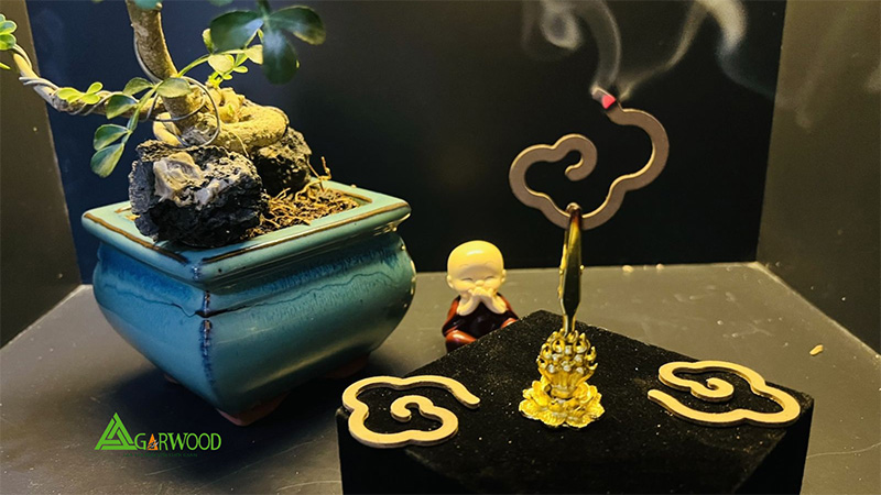 Xông trầm hương