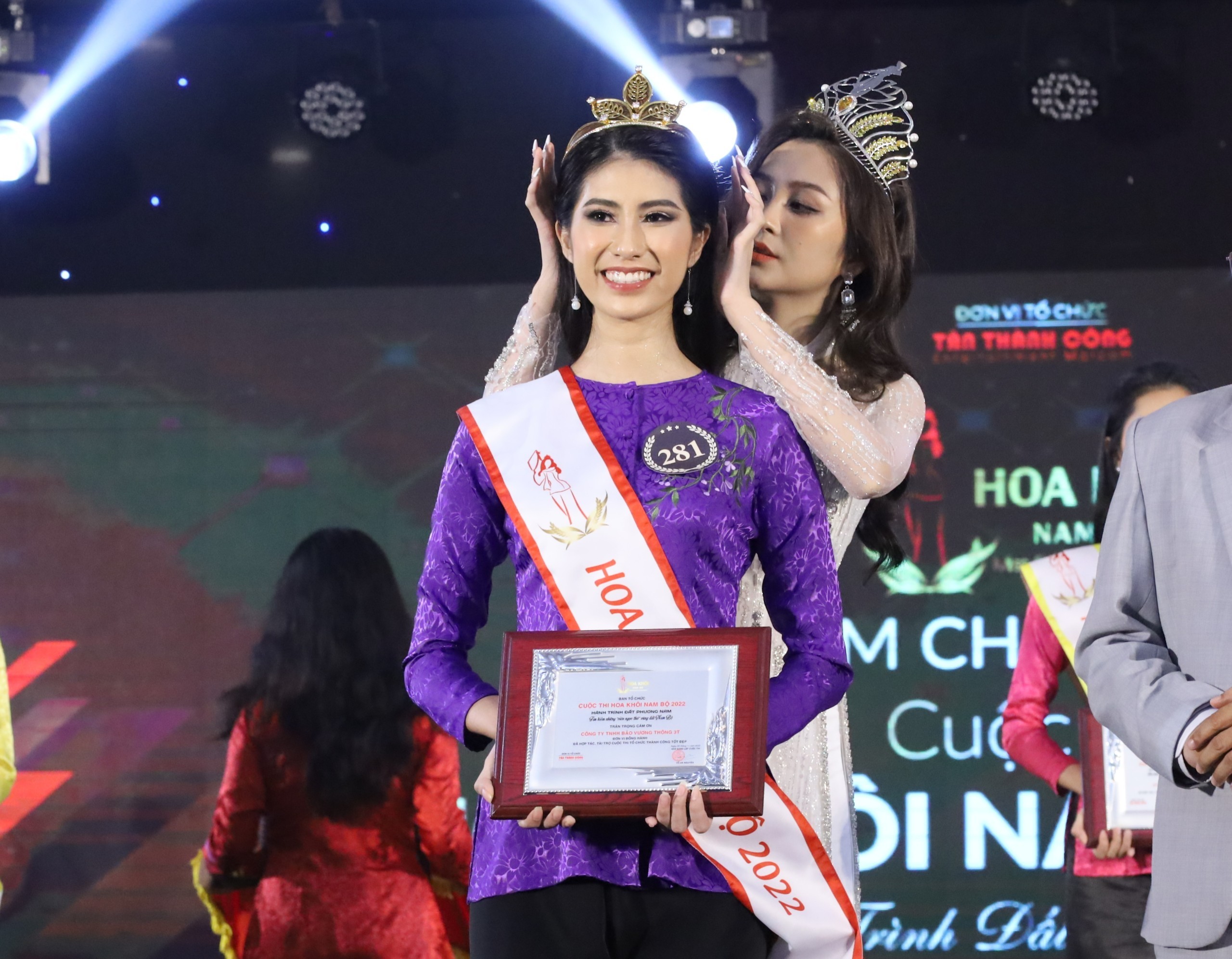 VƯƠNG MIỆN TRẦM HƯƠNG ĐÃ TÌM ĐƯỢC CÔ GÁI XỨNG ĐÁNG