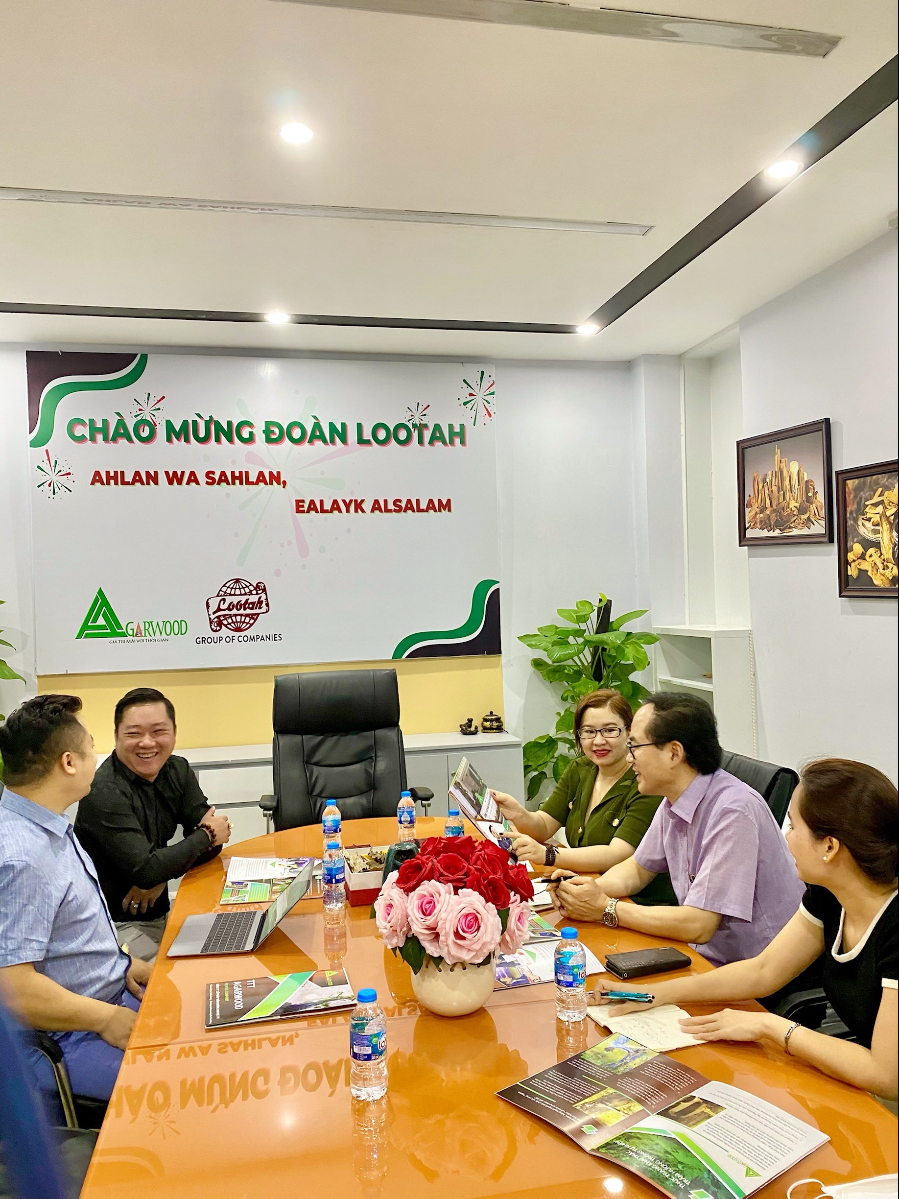 TIẾP ĐÓN ÔNG HYEONGWON SEO - CEO CỦA MACBIOTECH TẠI TRỤ SỞ TRẦM HƯƠNG SINH HỌC TTT